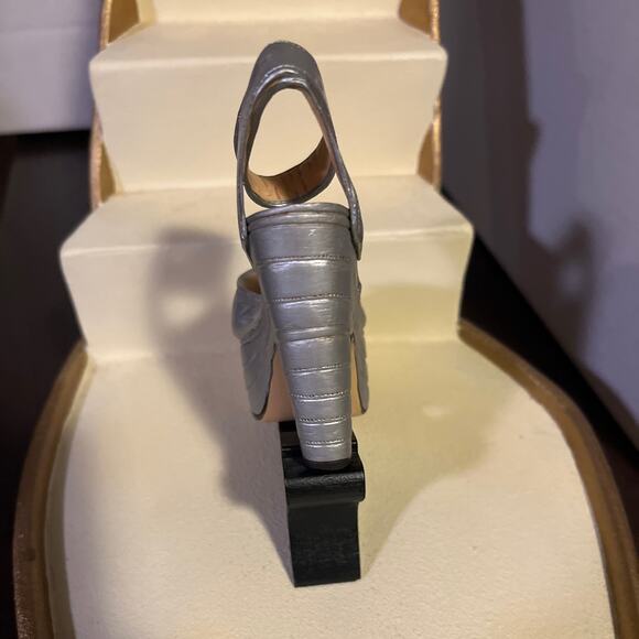 Just the Right Shoe Silver Cloud - Picture 4 of 8